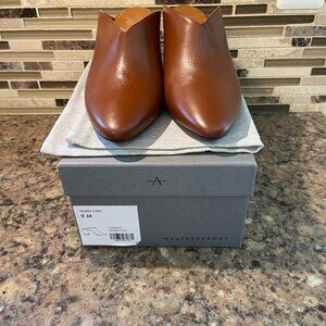 Aquatalia Olima Calf Size 9 US NIB
